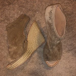 Francesca’s Wedges